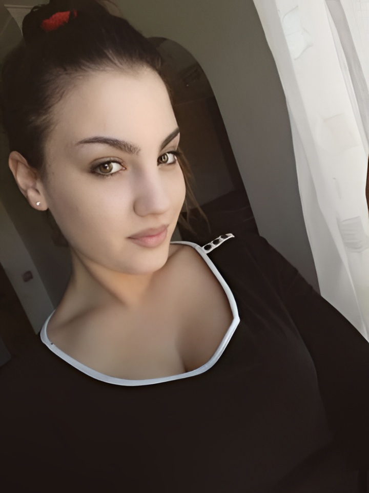 Анюта привлекательная девушка из Новокуйбышевска цена от 2500 руб