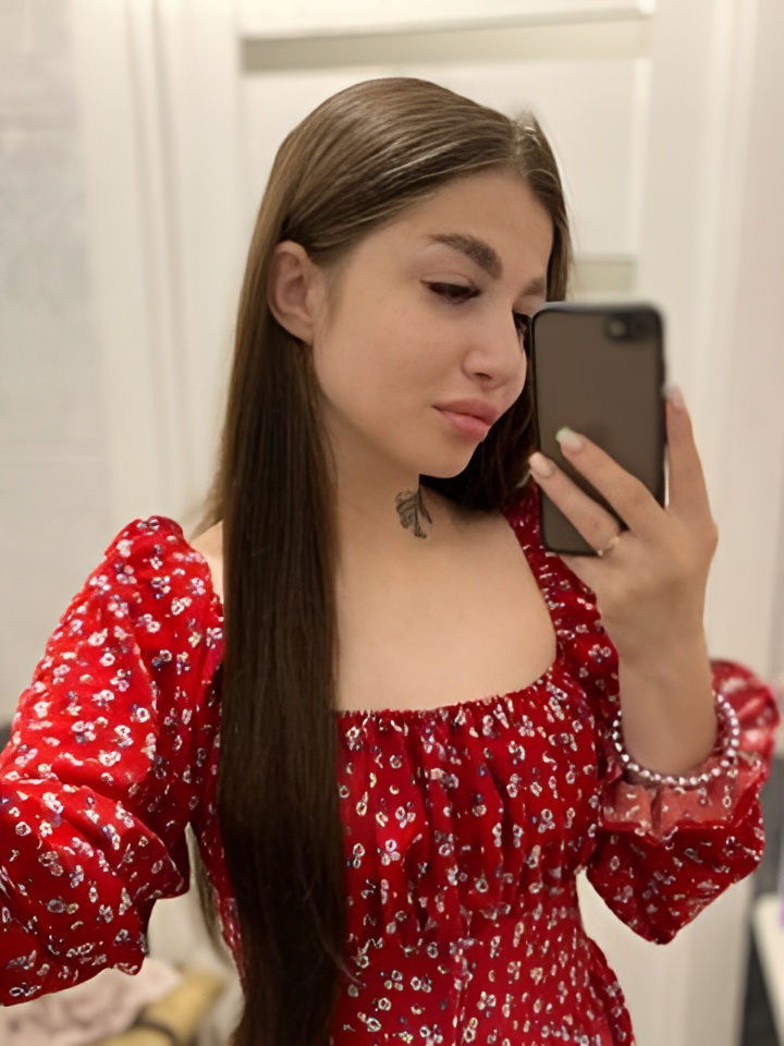 Ульяна привлекательная девушка из Новокуйбышевска цена от 2000 руб