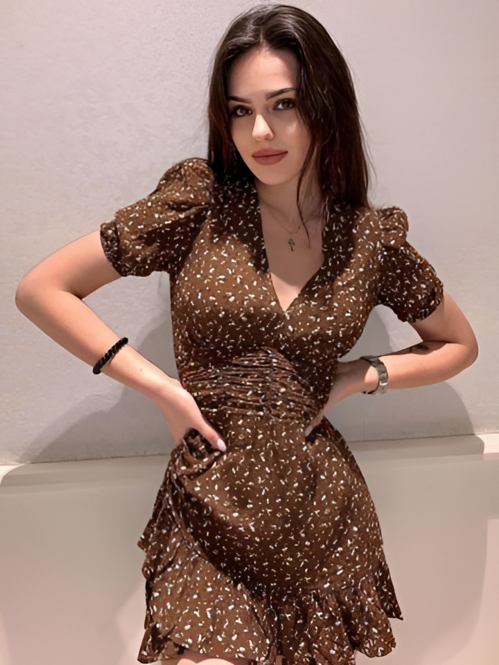 Василиса привлекательная девушка из Новокуйбышевска цена от 3000 руб