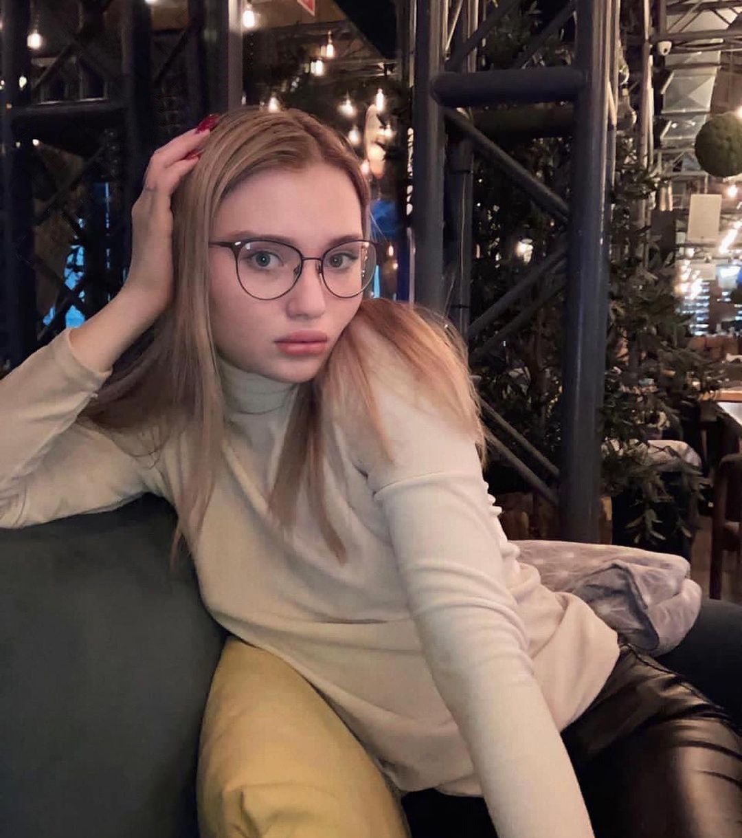 Марго привлекательная девушка из Новокуйбышевска цена от 3000 руб