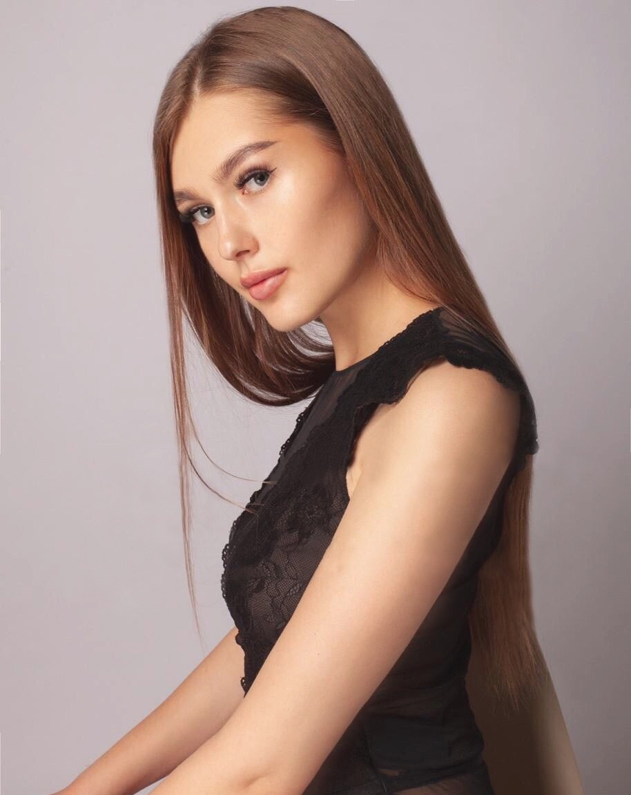 Аня привлекательная девушка из Новокуйбышевска цена от 3500 руб